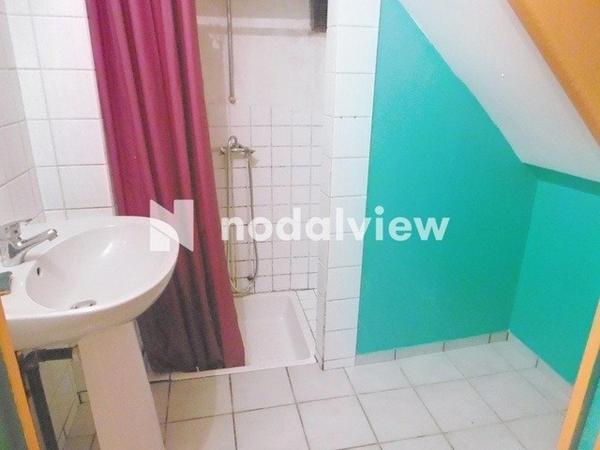 Jolie maison avec beaucoup de Potentiel.