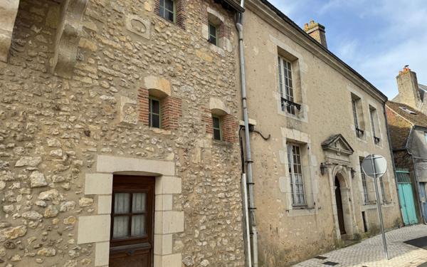 Maison à vendre    9 pièces •  Authon-du-Perche