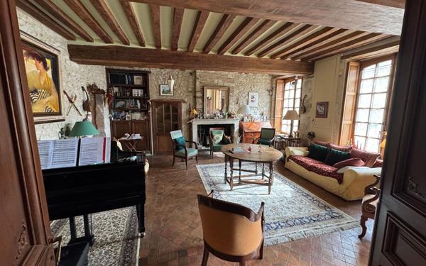 Maison à vendre    9 pièces •  Authon-du-Perche