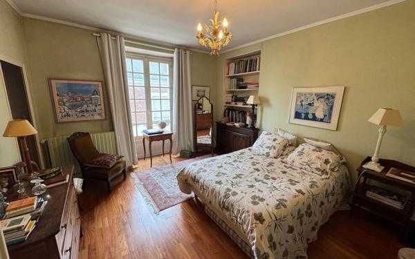 Maison à vendre    9 pièces •  Authon-du-Perche