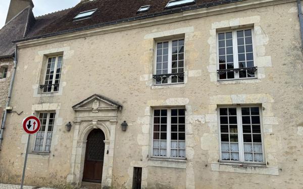 Maison à vendre    9 pièces •  Authon-du-Perche