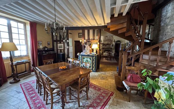 Maison à vendre    9 pièces •  Authon-du-Perche