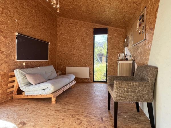 Maison à vendre 7 pièces Proche de SAULIEU (21): 146m², 3 chambres, terrasse, piscine, terrain 2400m². Prix: 385 000€