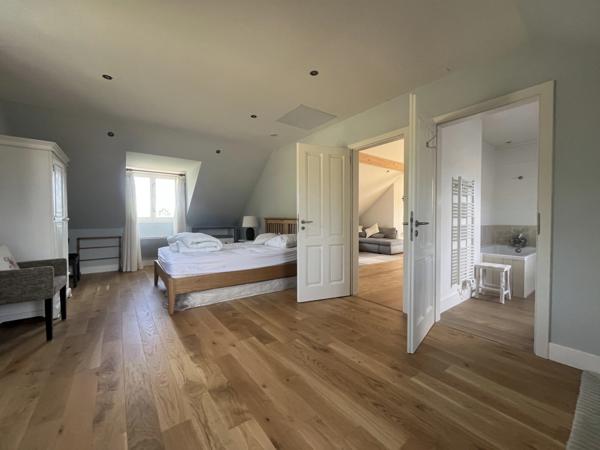 Maison à vendre 7 pièces Proche de SAULIEU (21): 146m², 3 chambres, terrasse, piscine, terrain 2400m². Prix: 385 000€