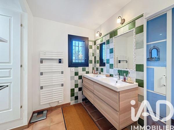 Maison à vendre 7 pièces 187 m² Morières-lès-Avignon