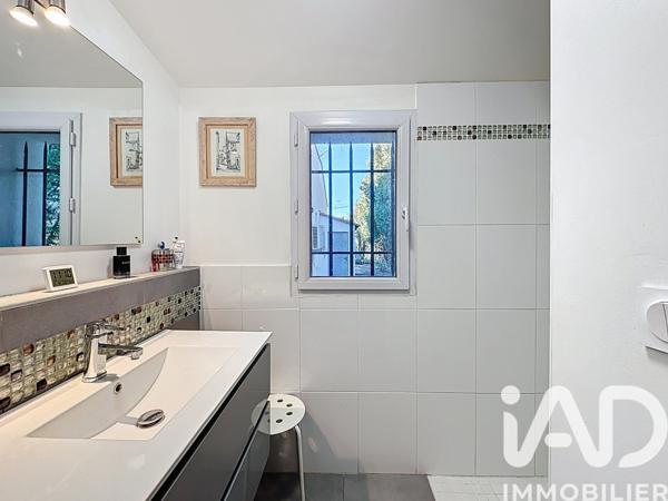 Maison à vendre 7 pièces 187 m² Morières-lès-Avignon