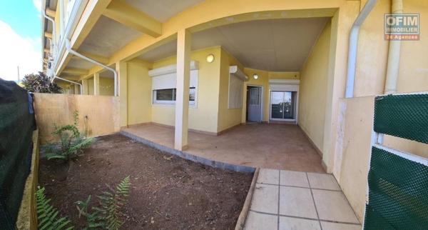 A vendre appartement F2 avec grande varangue + jardinet idéal investisseur (locataire en place)