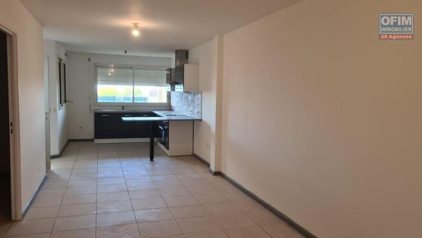 A vendre appartement F2 avec grande varangue + jardinet idéal investisseur (locataire en place)