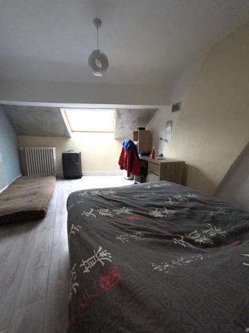 Maison 4 chambres, 2 bureaux, jardin, terrasse.