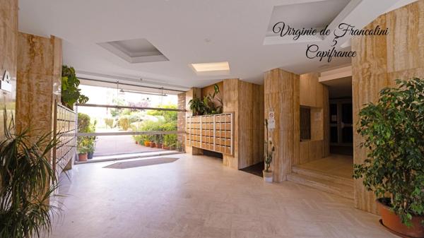 75010-A vendre appartement 4p-89m2-Traversant-Vue Panoramique sur le canal Saint-Martin-Ascenseur-Cave-Parking