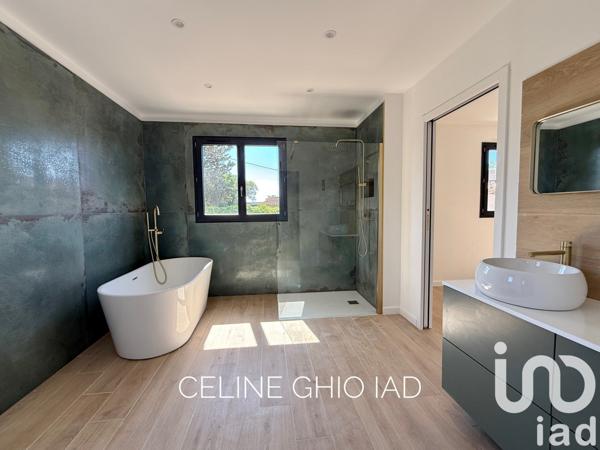 Maison à vendre 5 pièces 120 m² Saint-Cyr-sur-Mer