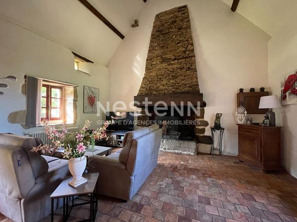 CHAUMIERE sur 3675 m² de verdure - GRAND-CHAMP