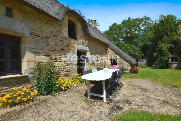 CHAUMIERE sur 3675 m² de verdure - GRAND-CHAMP