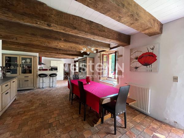 CHAUMIERE sur 3675 m² de verdure - GRAND-CHAMP