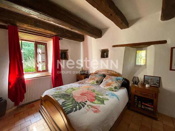 CHAUMIERE sur 3675 m² de verdure - GRAND-CHAMP