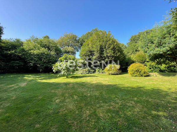 CHAUMIERE sur 3675 m² de verdure - GRAND-CHAMP