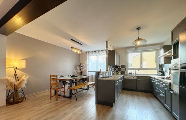 Maison située à Saint Pierre Montlimart comprenant 4 chambres et un jardin