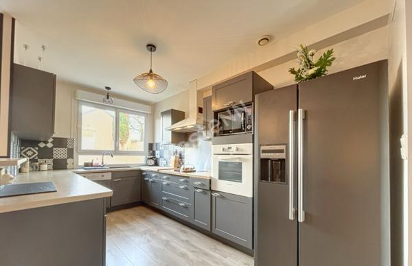 Maison située à Saint Pierre Montlimart comprenant 4 chambres et un jardin