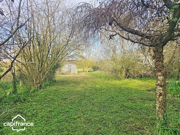 BRIE (79) A rénover : 163 m² habitables + 400 m² de dépendances sur 2 111 m² de terrain