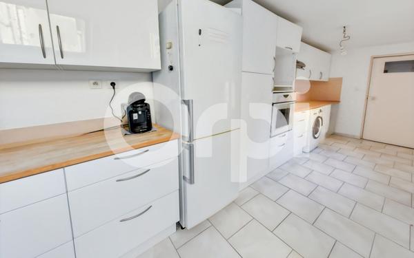Immeuble à vendre    5 pièces •  Nanteuil-le-Haudouin