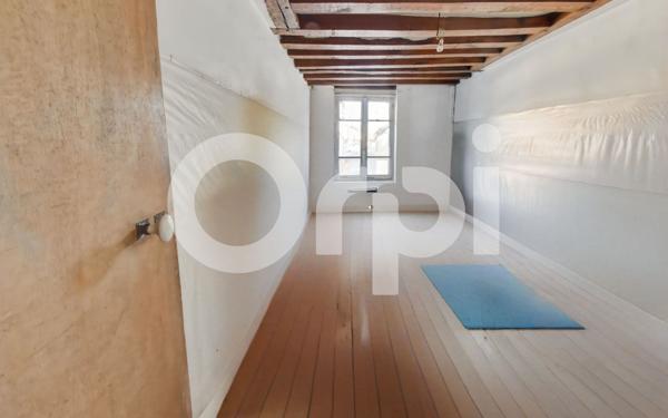 Immeuble à vendre    5 pièces •  Nanteuil-le-Haudouin