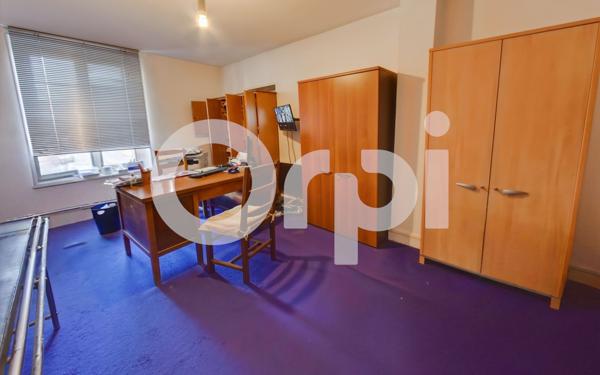 Immeuble à vendre    5 pièces •  Nanteuil-le-Haudouin