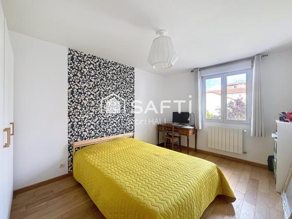 BOIS-COLOMBES- Impasse au calme- Emplacement premium- 6 piéces- 4 chambres, stationnement, garage.