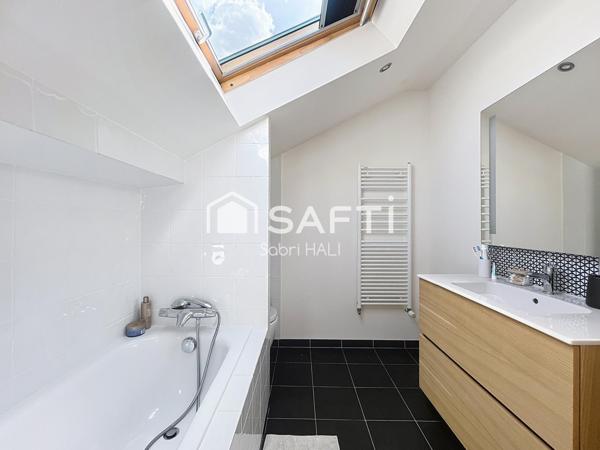 BOIS-COLOMBES- Impasse au calme- Emplacement premium- 6 piéces- 4 chambres, stationnement, garage.