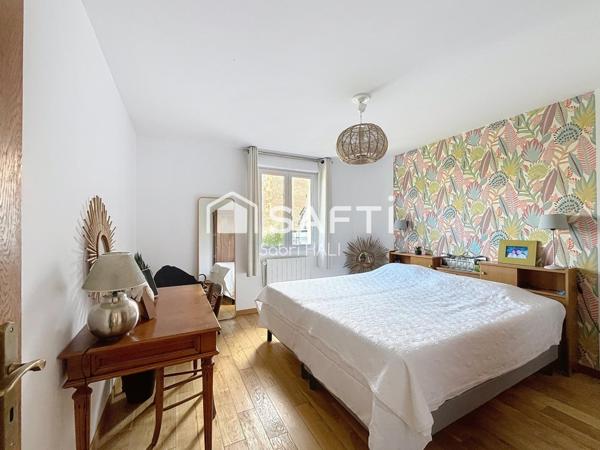 BOIS-COLOMBES- Impasse au calme- Emplacement premium- 6 piéces- 4 chambres, stationnement, garage.