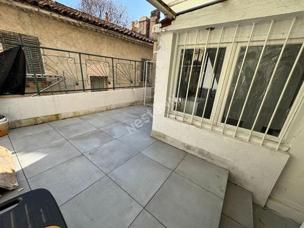 Appartement de 3 pièces à vendre à Toulon en rez-de-chaussée, bon état