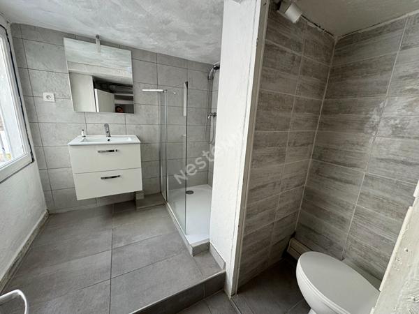 Appartement de 3 pièces à vendre à Toulon en rez-de-chaussée, bon état