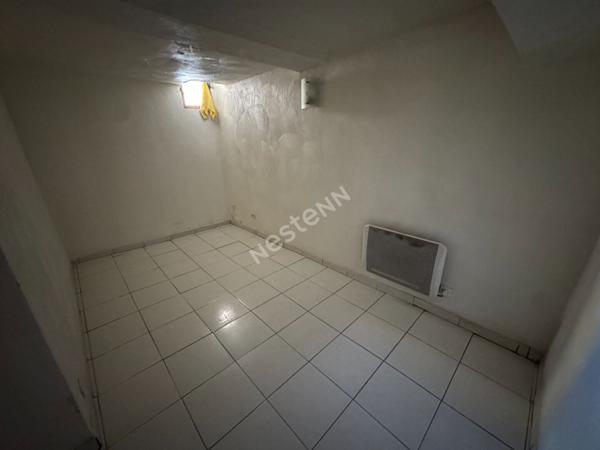 Appartement de 3 pièces à vendre à Toulon en rez-de-chaussée, bon état