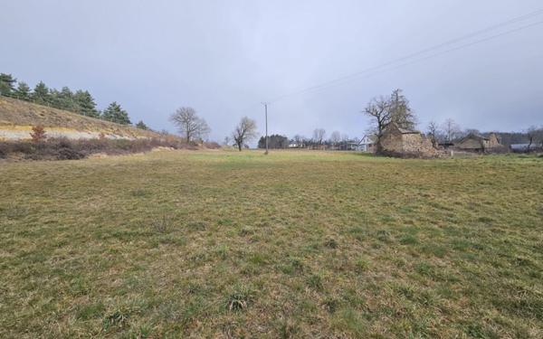 Terrain à vendre    Montrodat