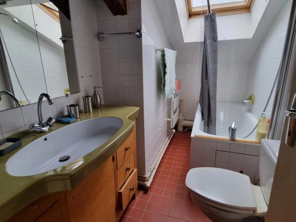 MAISON de CARACTERE - 274m² - 5 Chambres - SILLARS - 86320