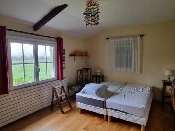 MAISON de CARACTERE - 274m² - 5 Chambres - SILLARS - 86320