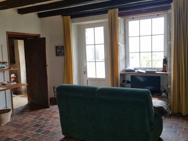 MAISON de CARACTERE - 274m² - 5 Chambres - SILLARS - 86320