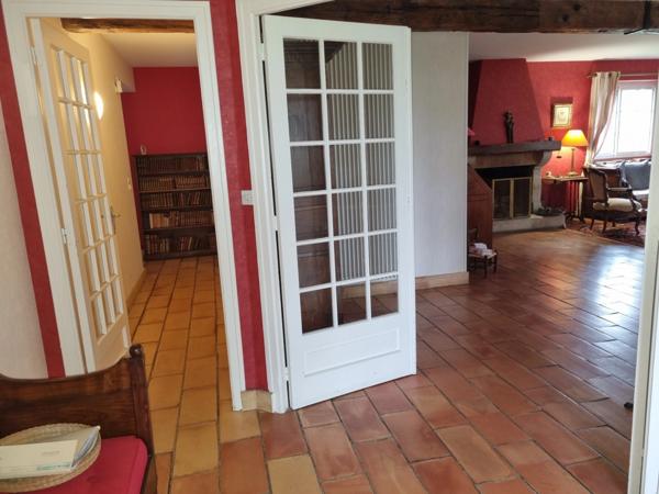 MAISON de CARACTERE - 274m² - 5 Chambres - SILLARS - 86320