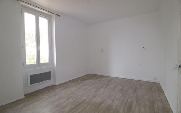 Appartement à vendre    4 pièces • 72 m2 Roquevaire