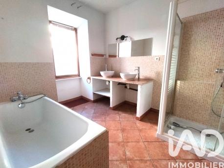 Immeuble à vendre 132 m² Poyols