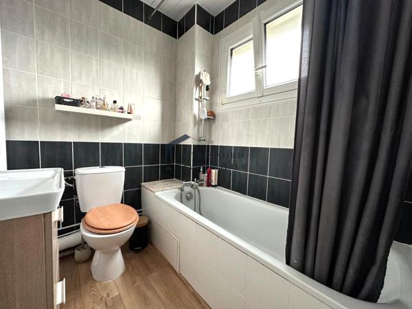 Le Blanc-Mesnil (93150) Maison familiale 4 Pièces Métro Ligne 17 LE BOURGET