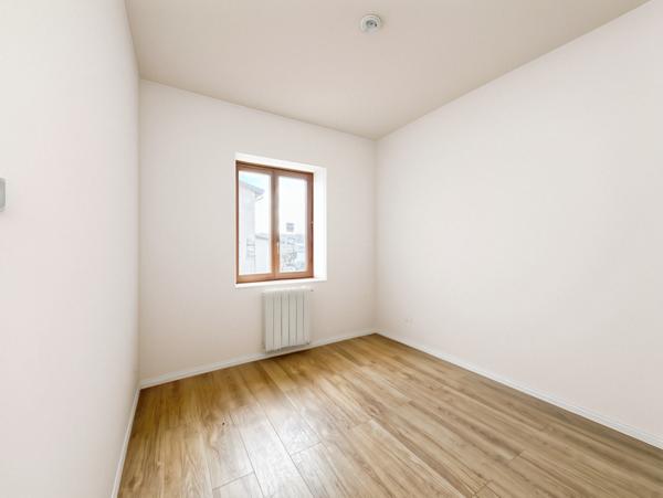 Albigny-sur-Saône (69250) Albigny-sur-Saône - Appartement T3 rénové – gare et commodités à pied