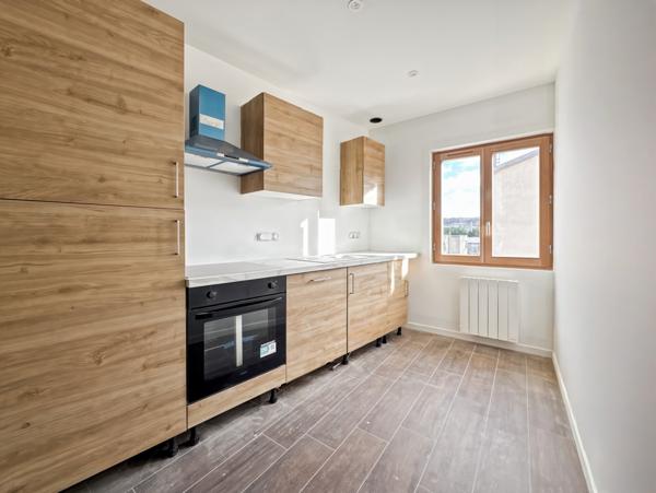 Albigny-sur-Saône (69250) Albigny-sur-Saône - Appartement T3 rénové – gare et commodités à pied