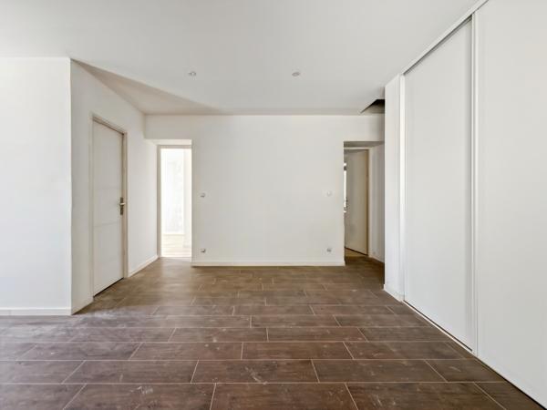 Albigny-sur-Saône (69250) Albigny-sur-Saône - Appartement T3 rénové – gare et commodités à pied