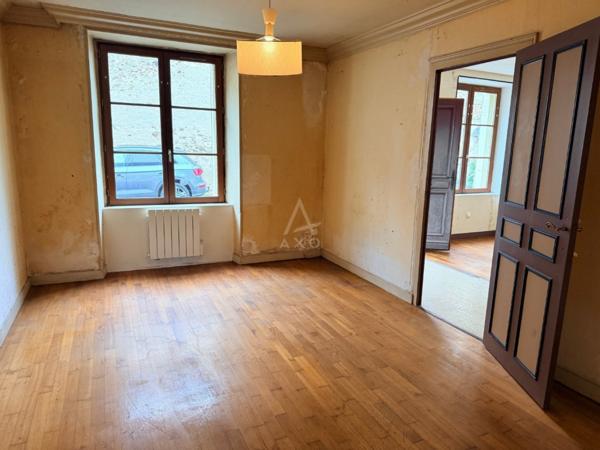 Maison de village à rénover sur 1300m²