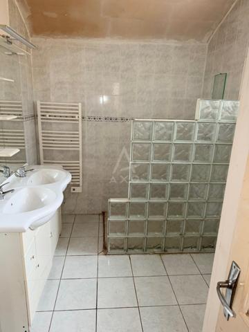 Maison de village à rénover sur 1300m²