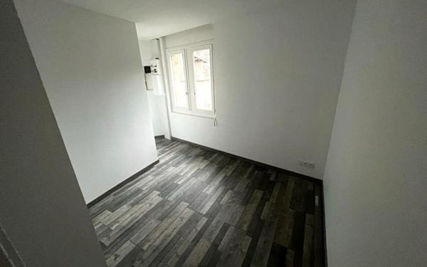 Maison à louer    3 pièces •  Beaurepaire