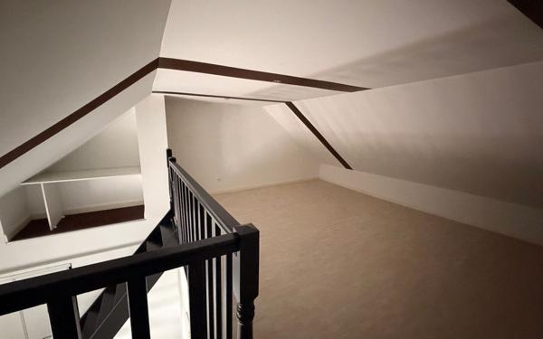 Maison à louer    3 pièces •  Attiches