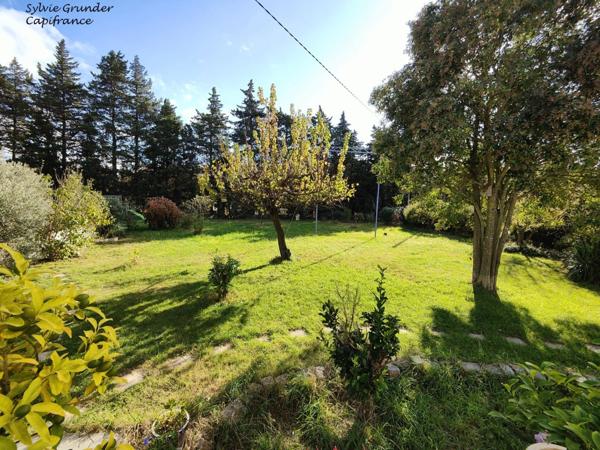 Maison à vendre 6 pièces SENAS (13)avec dépendance piscine lagon et parc arboré