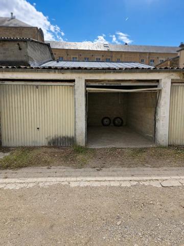 Vente                                                      Garage
                        
                                                            à Charleville-Mézières
