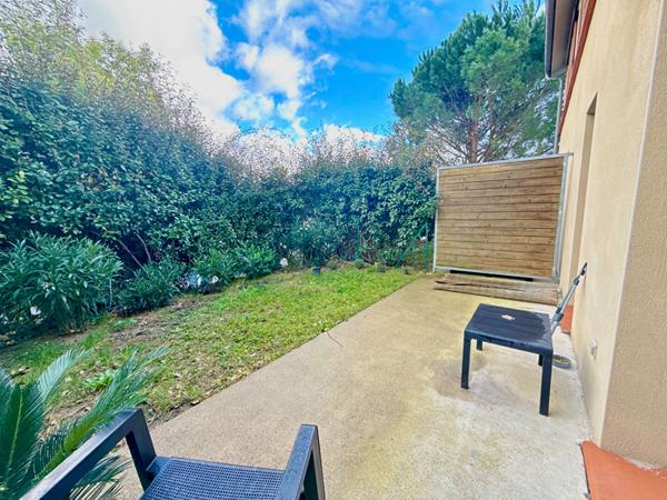 A VENDRE : MAISON MITOYENNE T3 AVEC PISCINE, GARAGE ET JARDIN PRIVATIF